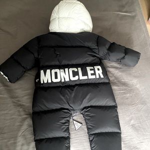 Moncler puffer 9-12 months black/white